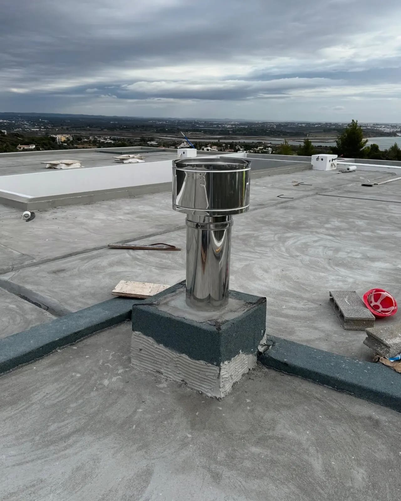 Chaminé inox em cobertura — Visky